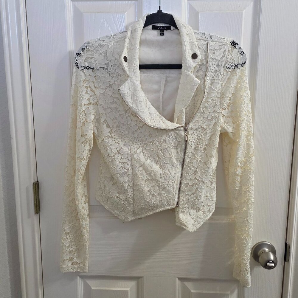 Pre-Loved Off-White Lace Cropped Moto Jacket – Chic & Edgy!